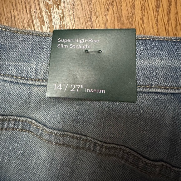 NWT Wild Fable Women’s straight ripped jeans size 14 - Picture 7 of 13